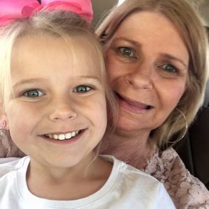 Meet your Posher, Sandi